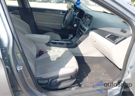 2015 Hyundai Sonata Sport z USA, uszkodzony, nr VIN 5NPE34AF2FH208612